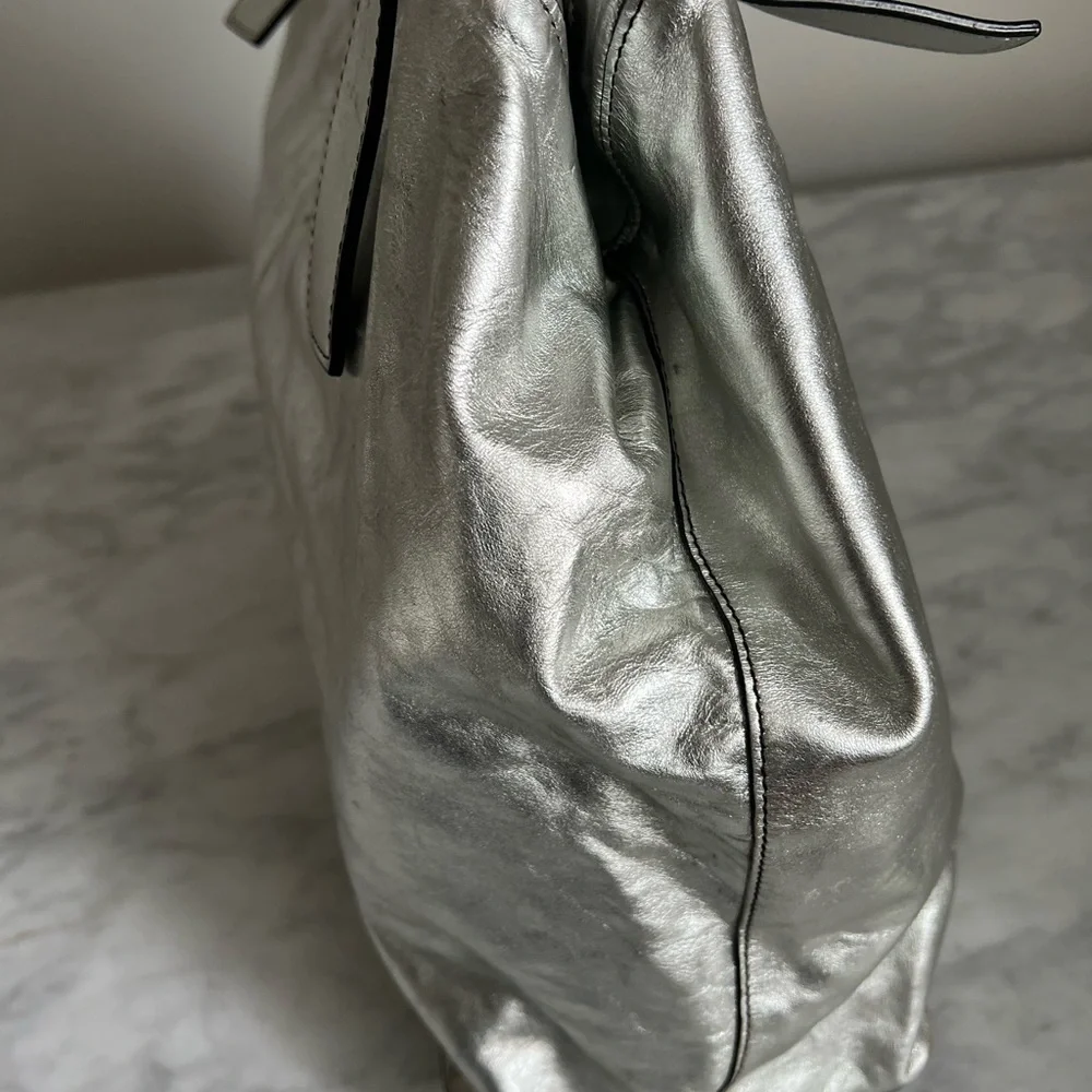 Kenneth Cole 25th Anniversary 1983 Edition SilverTote - Picture 5 of 14